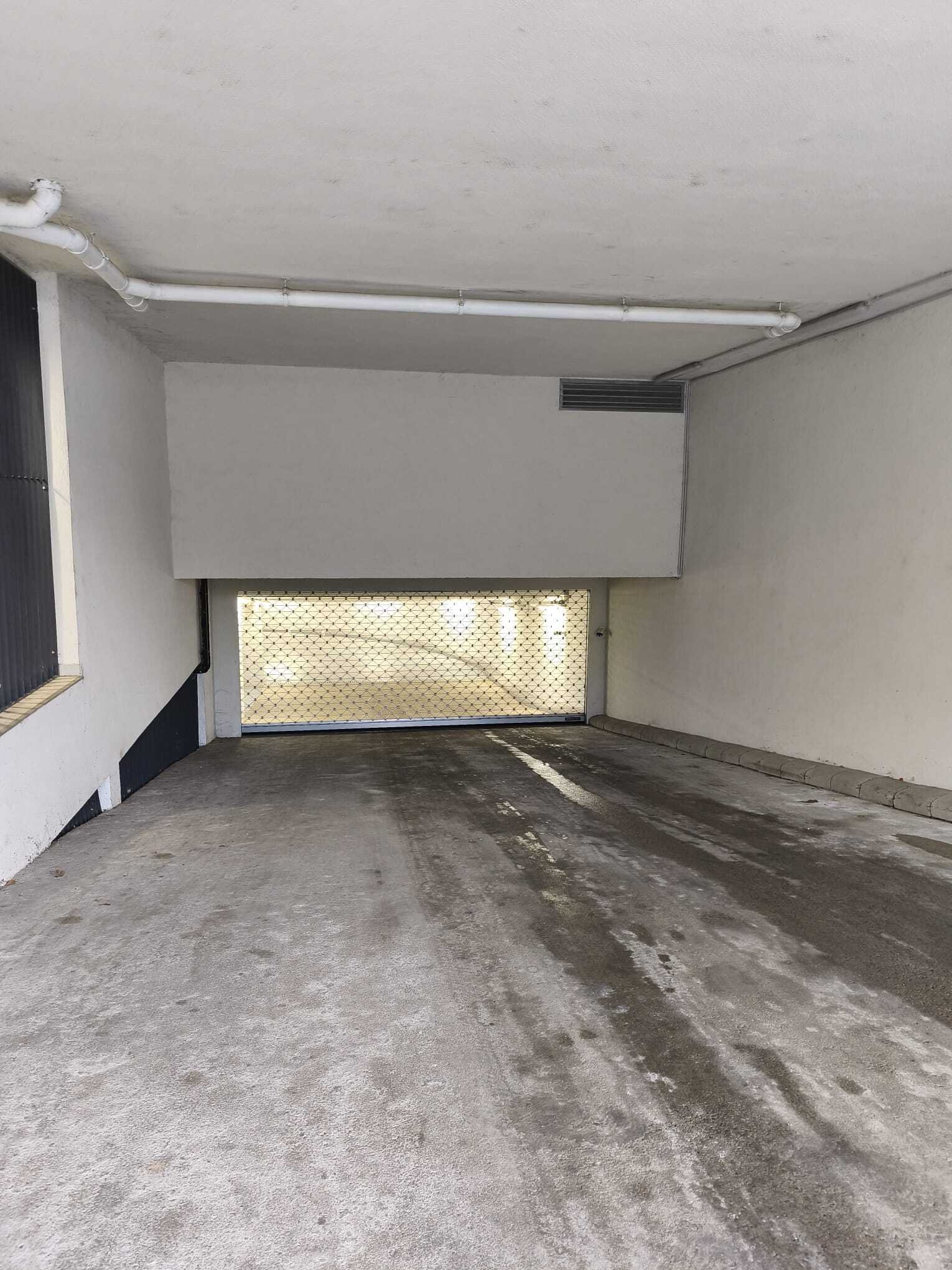 (AAA) Möbelierte Wohnung im Zentrum mit Tiefgaragenplatz (KK054)