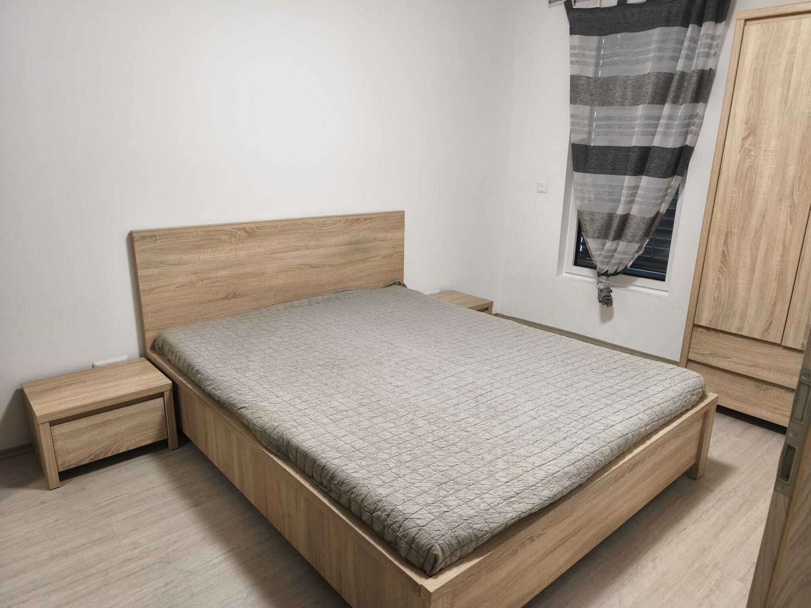 (AAA) Möbelierte Wohnung im Zentrum mit Tiefgaragenplatz (KK054)