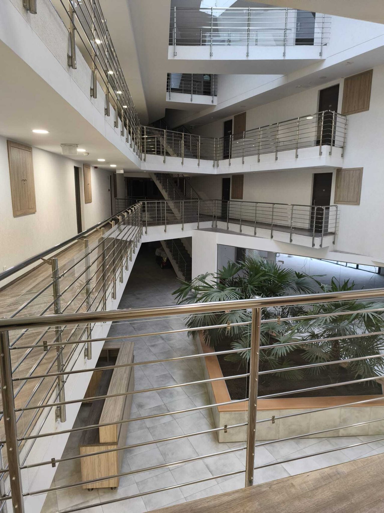 (AAA) Möbelierte Wohnung im Zentrum mit Tiefgaragenplatz (KK054)