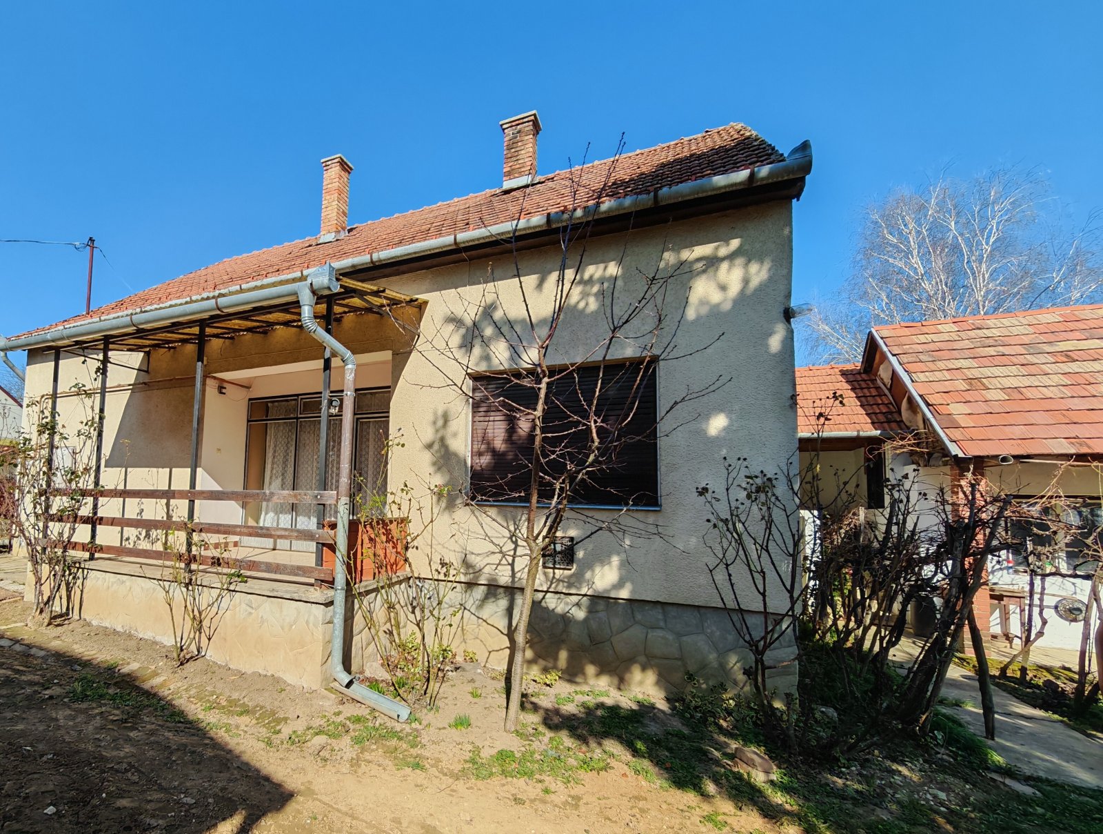(ABA) Teilrenoviertes Einfamilienhaus in ruhiger Lage