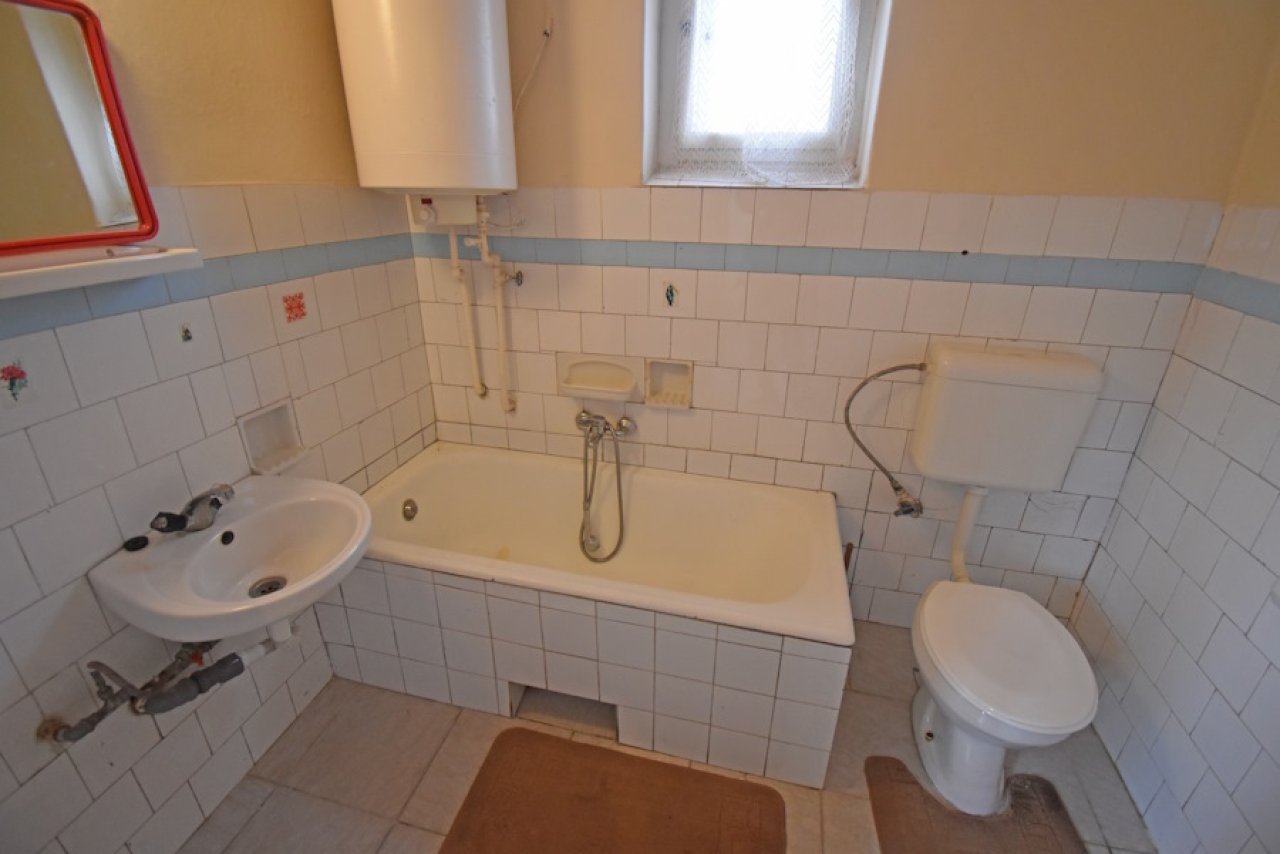 (ABA) Ein gutes Wohnhaus in einer ruhigen und netten Gegend (FER2137)