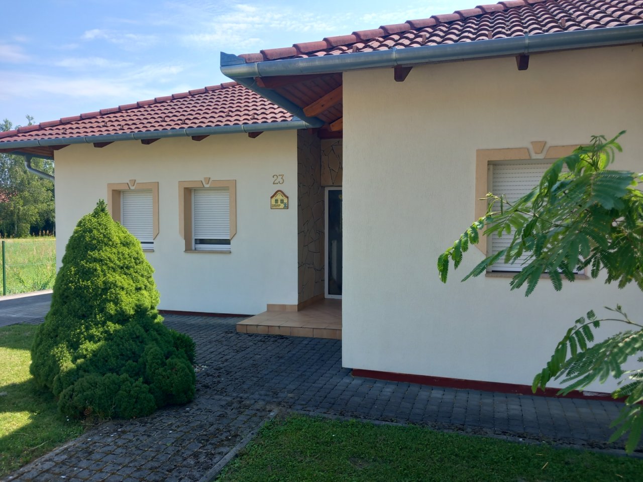 (AAA) Neuwertiger Bungalow &amp;  2 Apartments im Thermalbad Nähe Balaton (KK056)