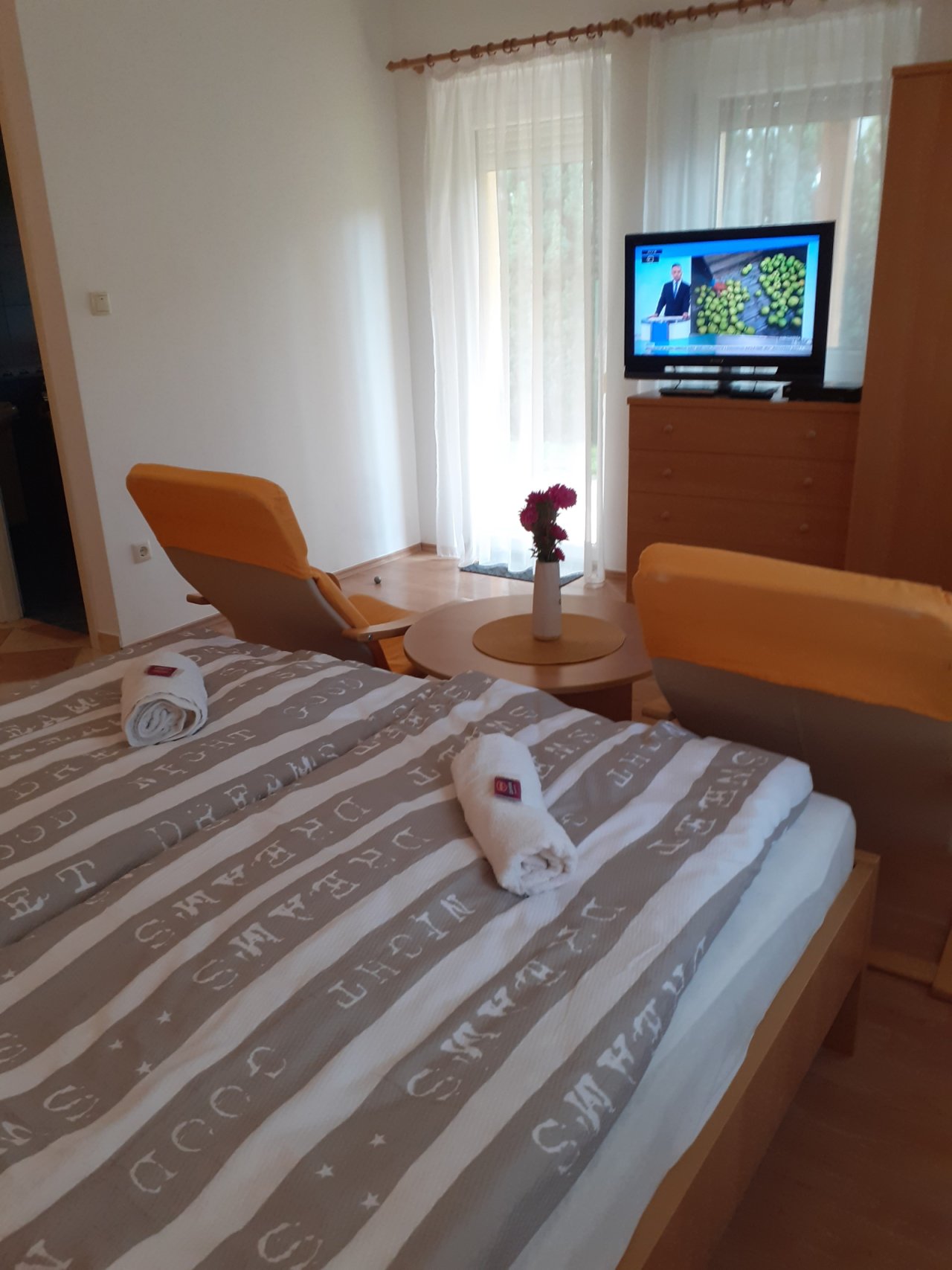 (AAA) Neuwertiger Bungalow &amp;  2 Apartments im Thermalbad Nähe Balaton (KK056)