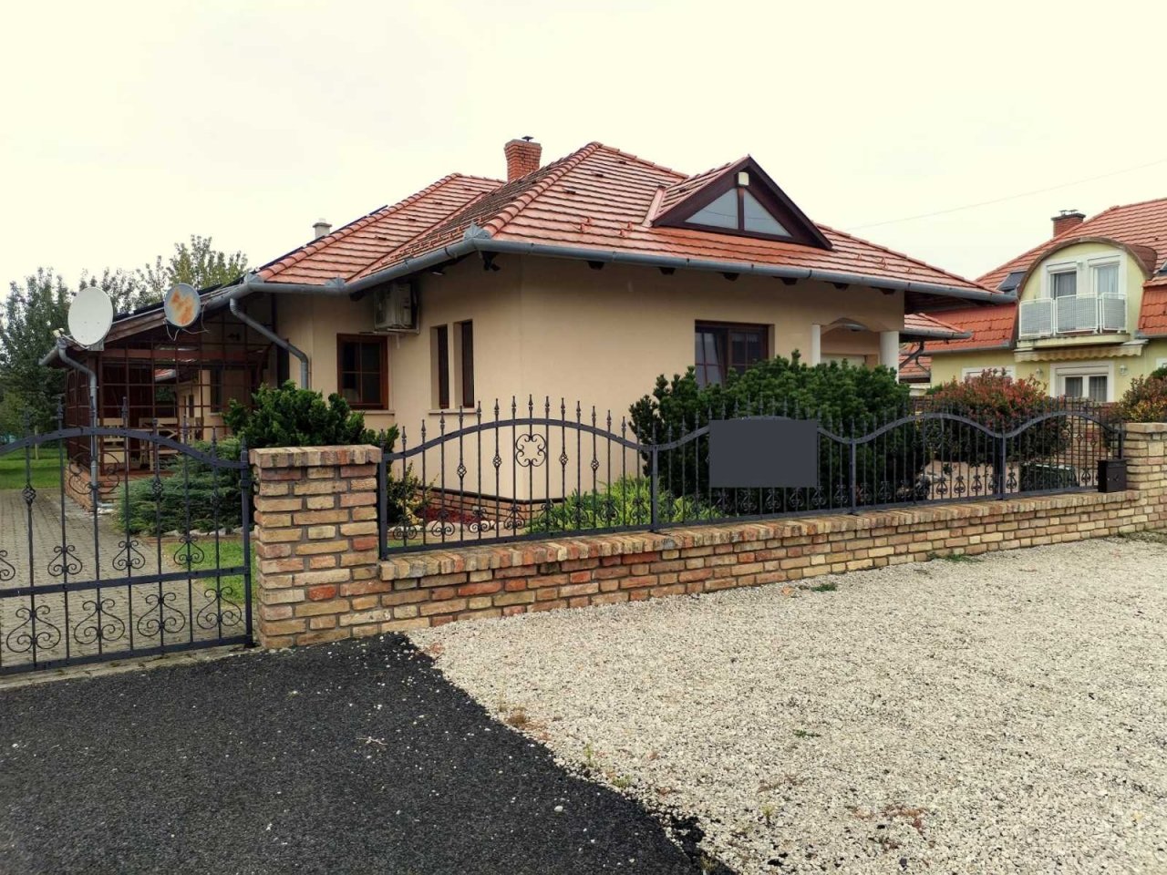 (AAA) Stilvolles Einfamilienhaus 800 Meter vom Ufer des Balaton (FAR1902)