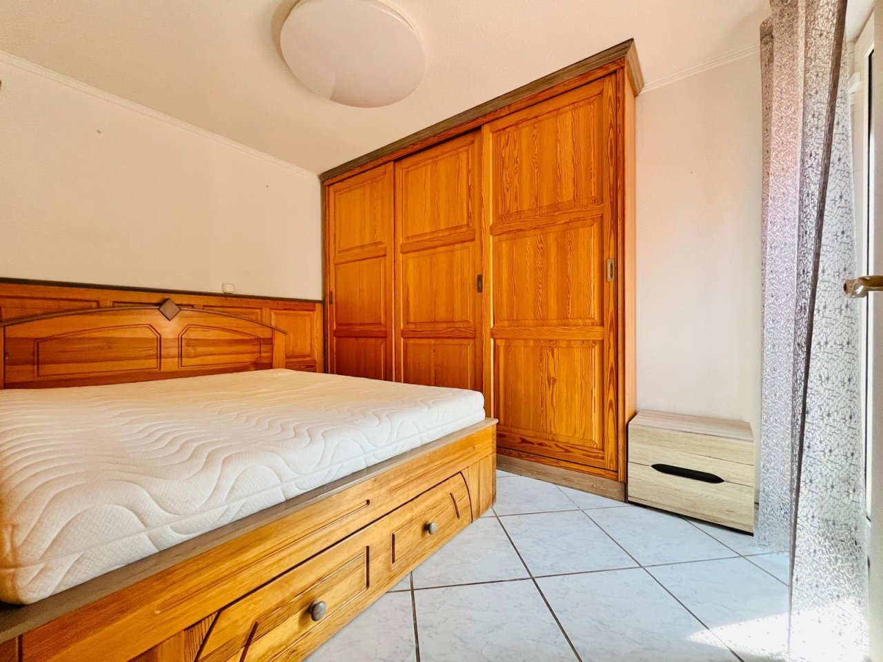 (AAA) Renoviertes Zweifamilienhaus in Strandnähe (ESP1432)