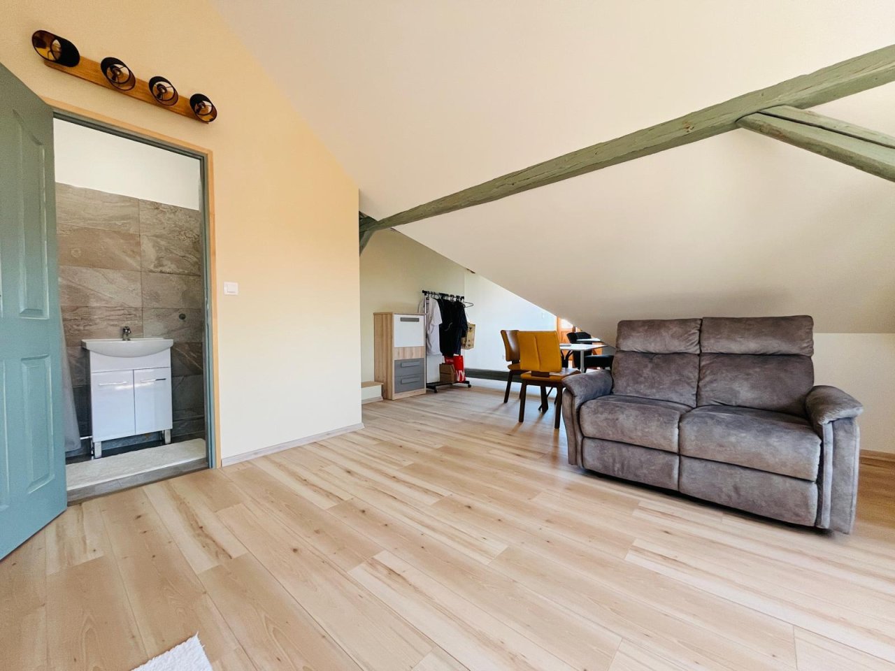 (AAA) Renoviertes Zweifamilienhaus in Strandnähe (ESP1432)