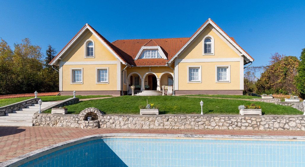 (AAA) Einfamilienhaus mit Panoramablick auf den Plattensee