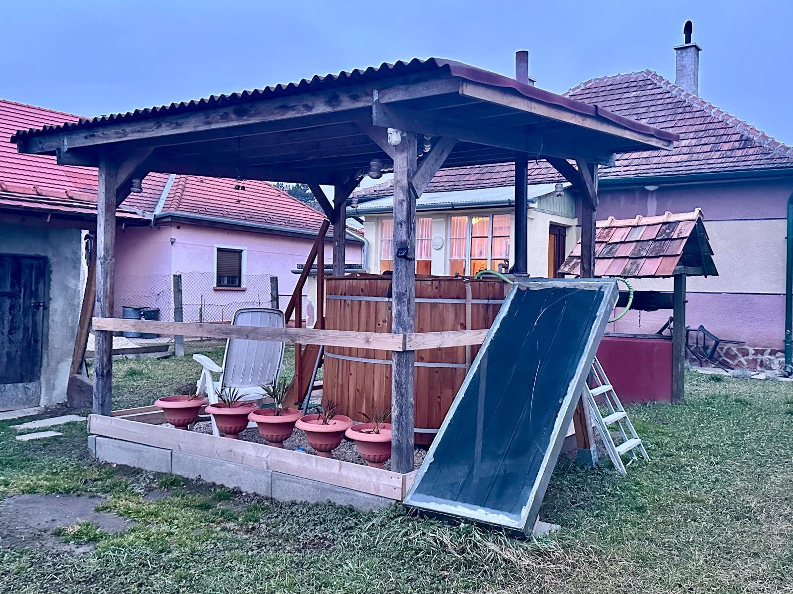 (ABA) Renoviertes Familienhaus in ruhiger, naturnaher Lage (NYV0708)