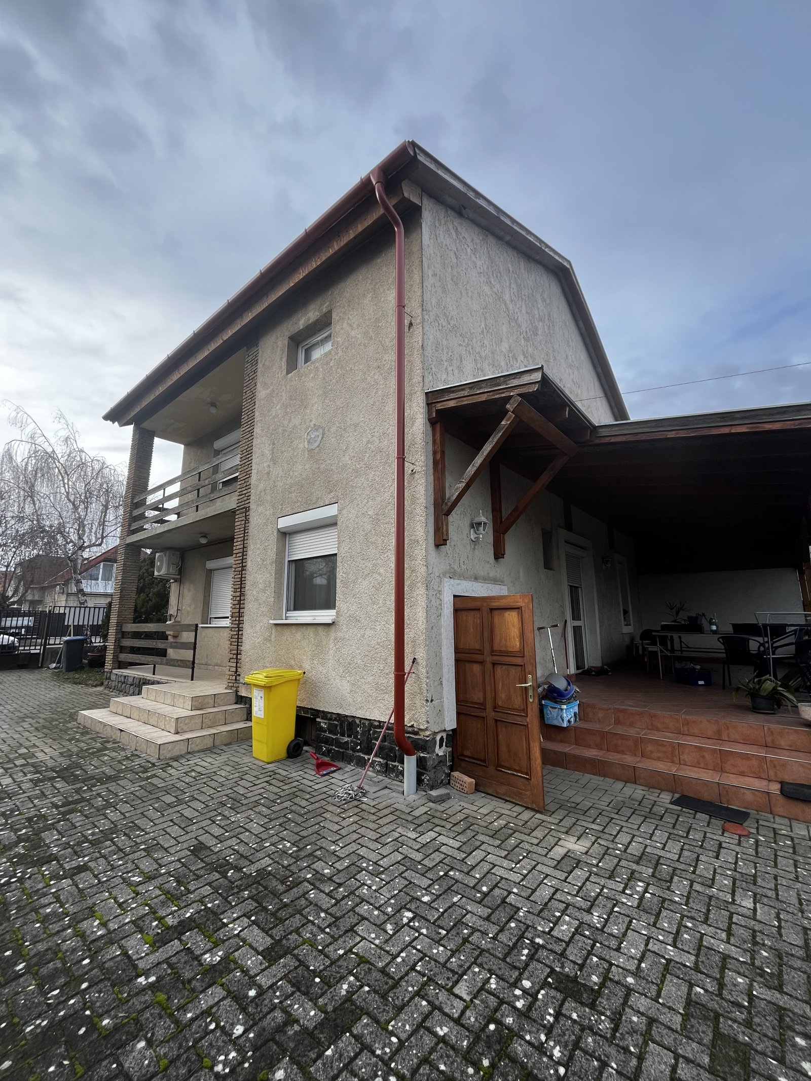 TeiLsaniertes Einfamilienhaus in einer Ruhiger Lage