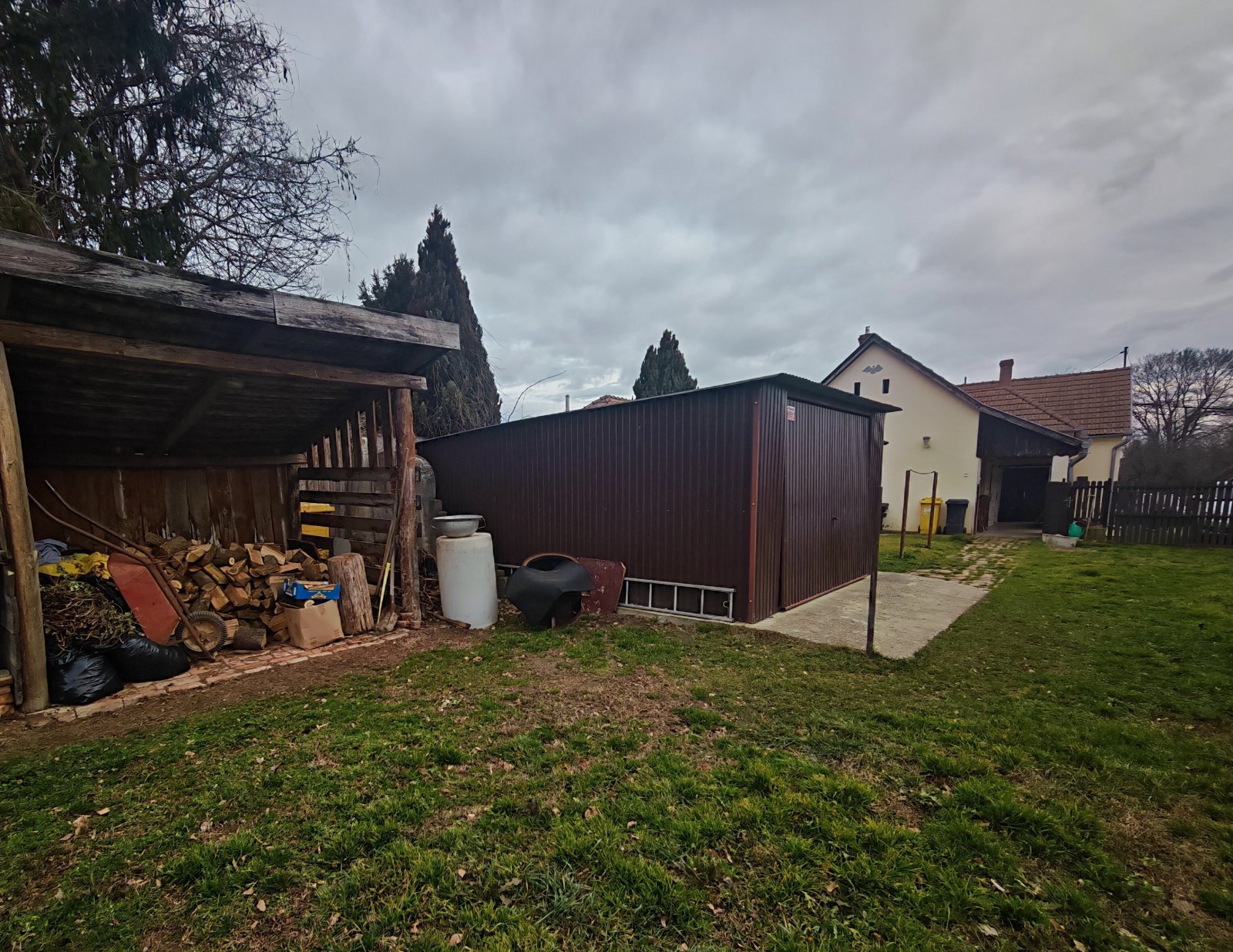 (BBA) Familienhaus in einer ruhigen, grünen Wohngegend (BB0101)