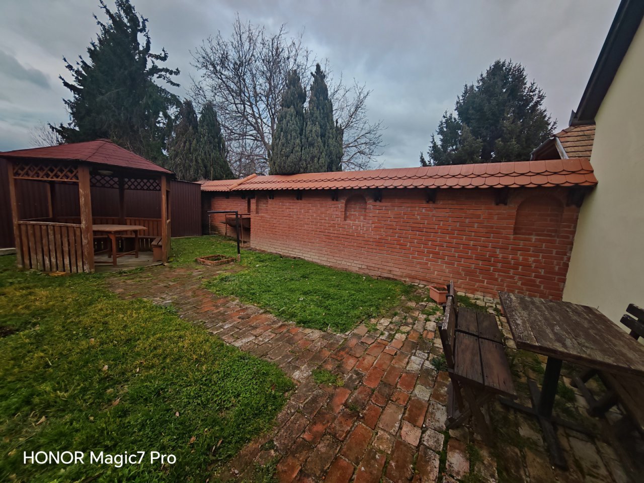 (BBA) Familienhaus in einer ruhigen, grünen Wohngegend (BB0101)