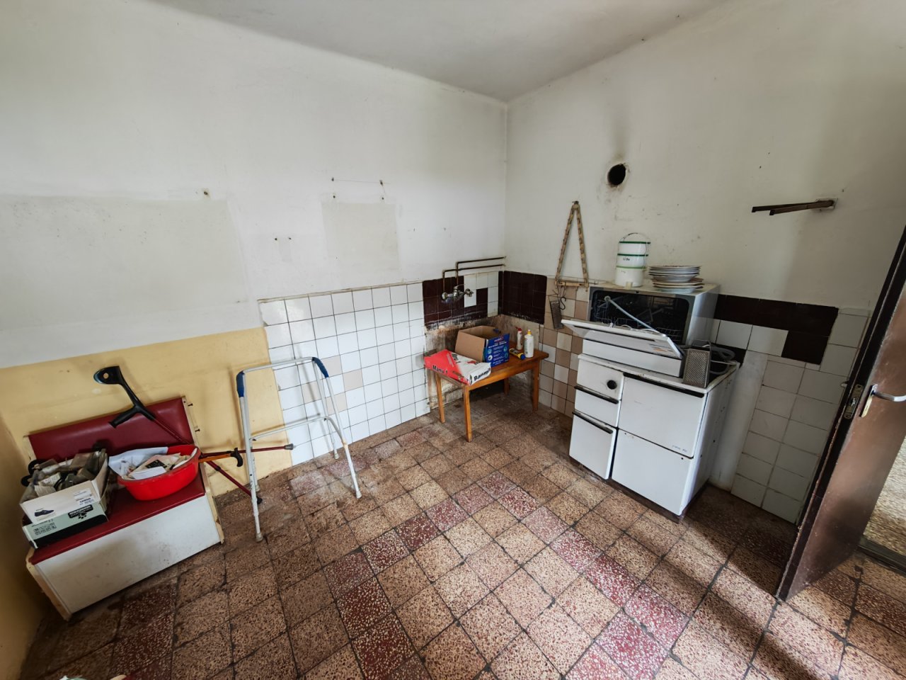 (BBA) Renovierungsbedürftiges  Haus in ruhiger, harmonischer Umgebung (BB0888)
