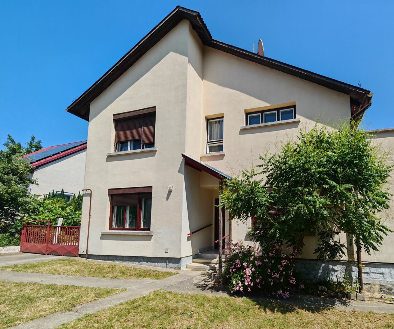 Renovierungsbedürftiges  Haus in ruhigen Umgebung (BB8329)