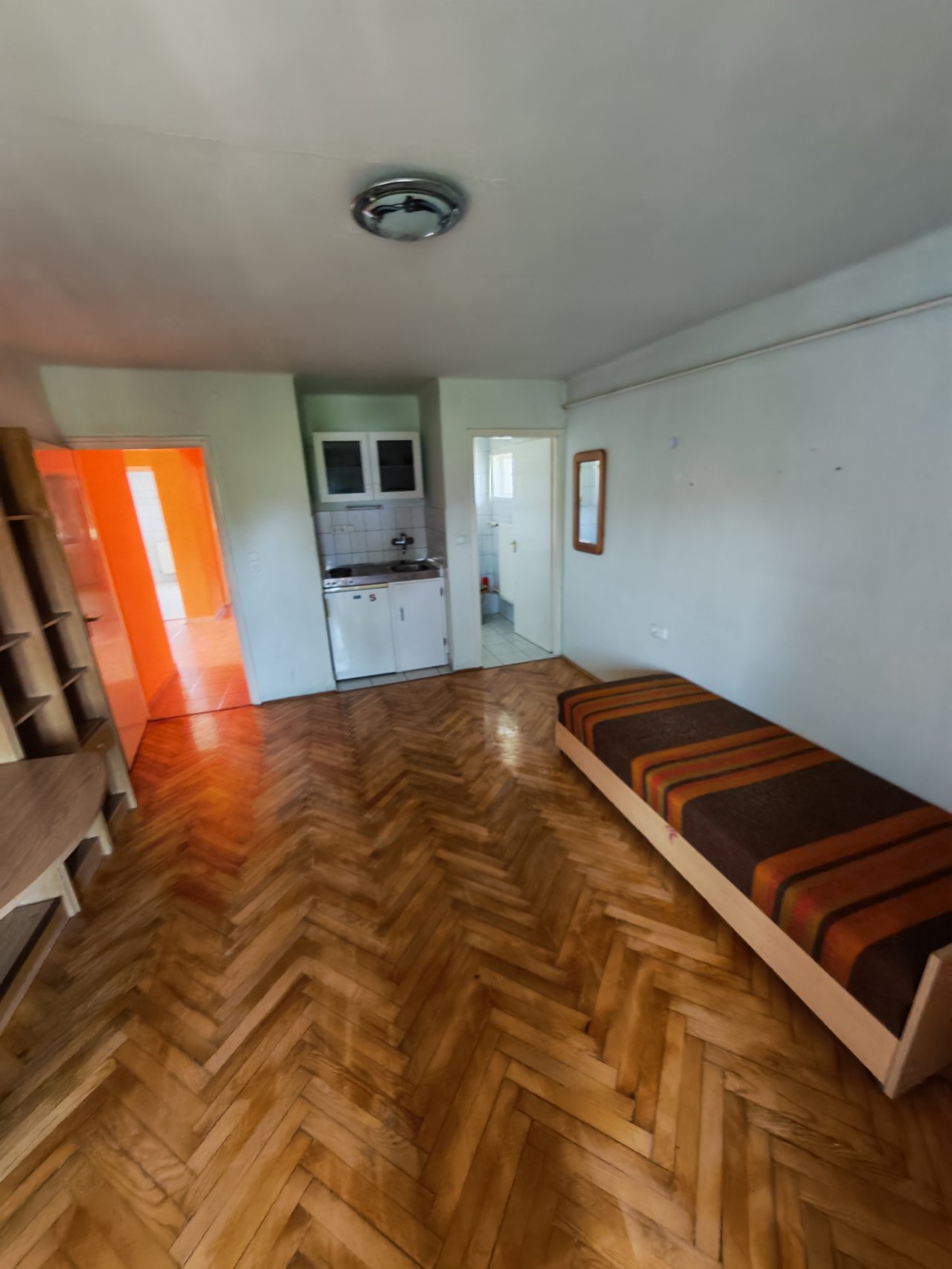 Renovierungsbedürftiges  Haus in ruhigen Umgebung (BB8329)