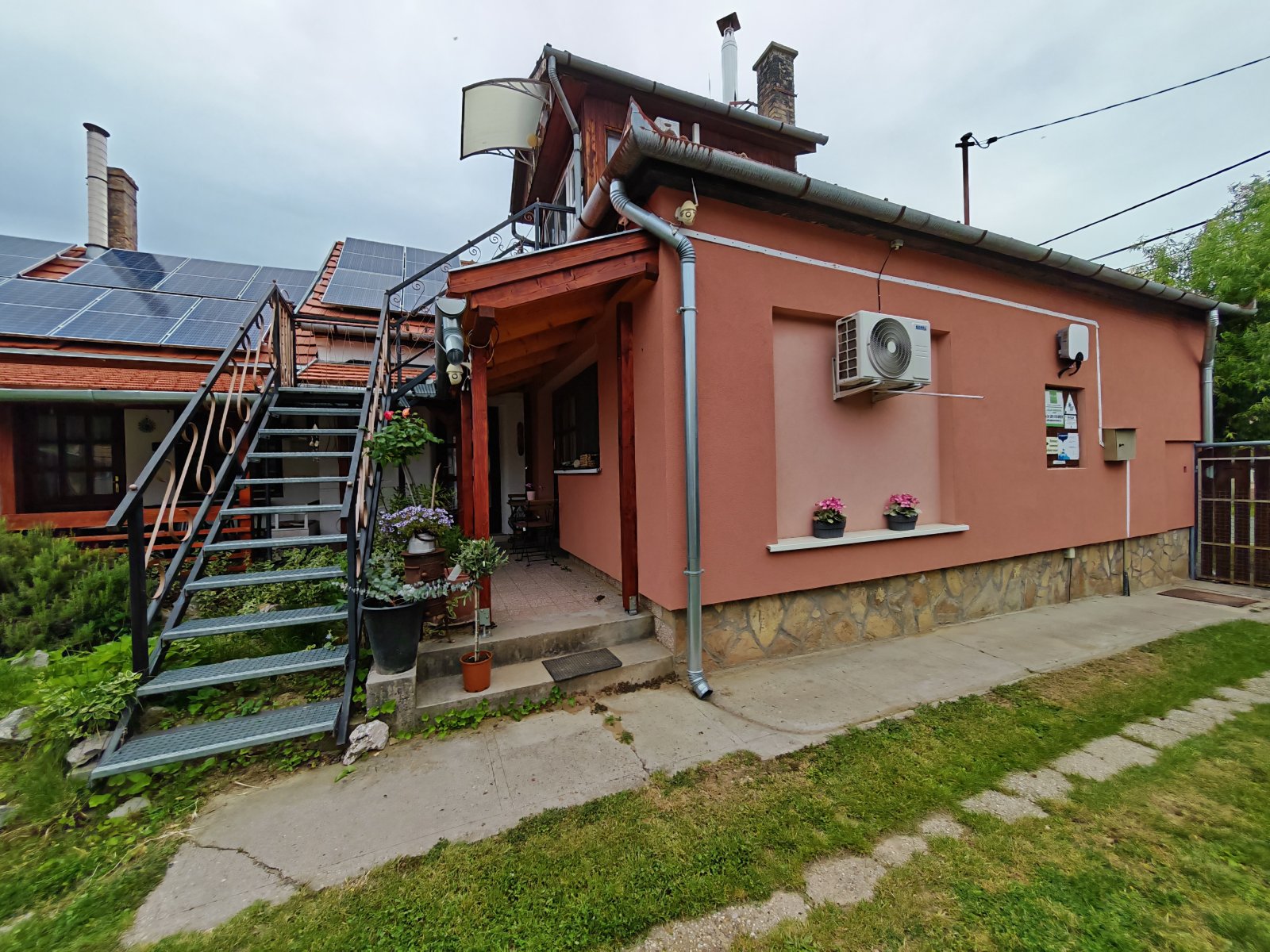 (ABA) Apartmenthaus / Einfamilienhaus mit Einliegerwohnung(en) (BB6938)