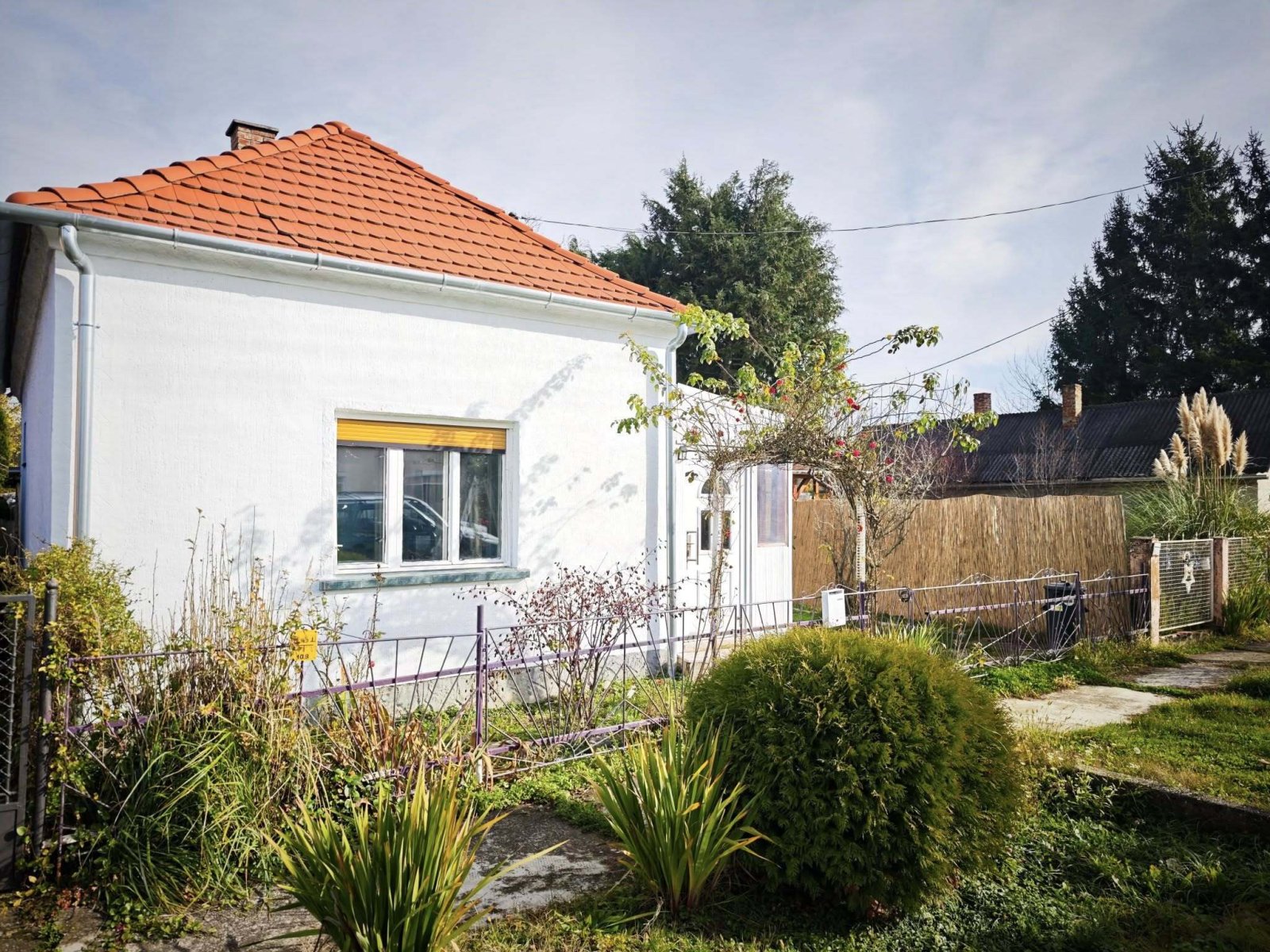 (AAA) Renoviertes Landhaus auf einem Doppelgrundstück am Angelsee