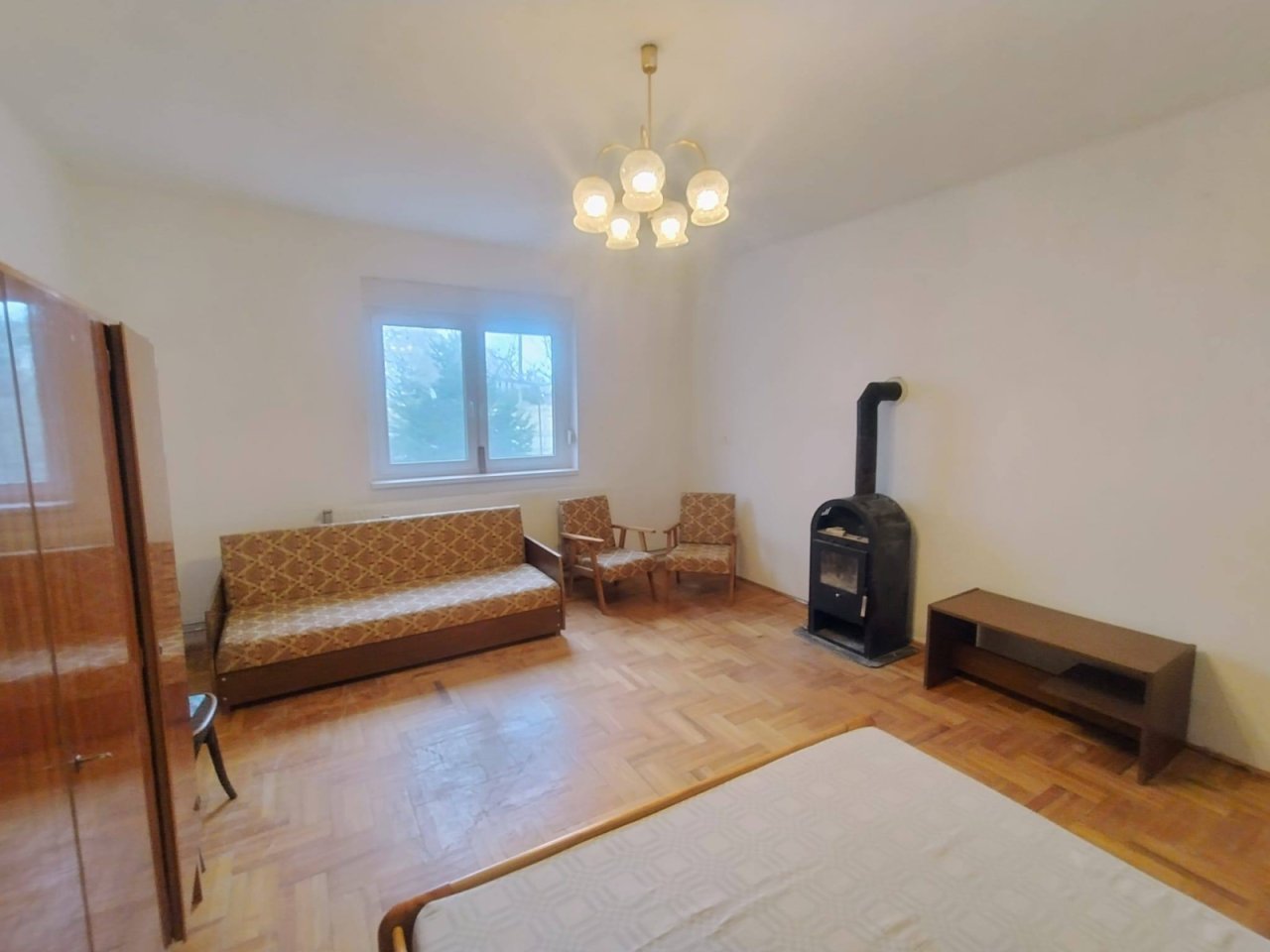 (BBA) Teilrenoviertes Einfamilienhaus in einer Ruhiger Lage (RV1500)