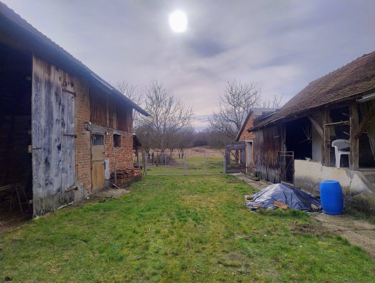 (BBA) Teilrenoviertes Einfamilienhaus in einer Ruhiger Lage (RV1500)