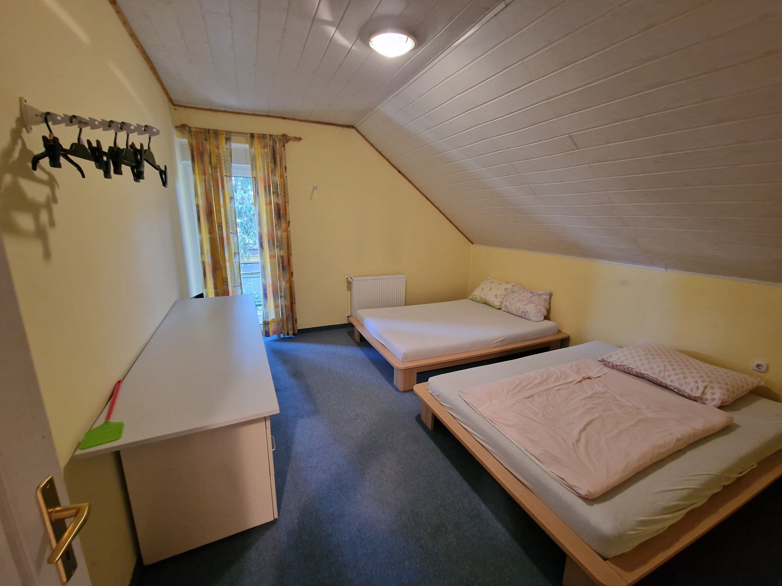 (BBA) Großes Landhaus in gutem Zustand auf einem schön eingewachsenen Grundstück (CM124-2)