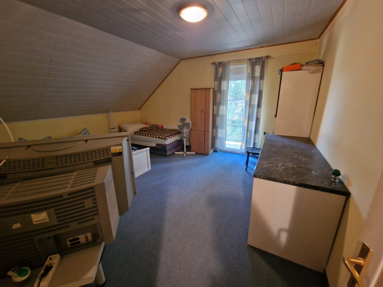 (BBA) Großes Landhaus in gutem Zustand auf einem schön eingewachsenen Grundstück (CM124-2)