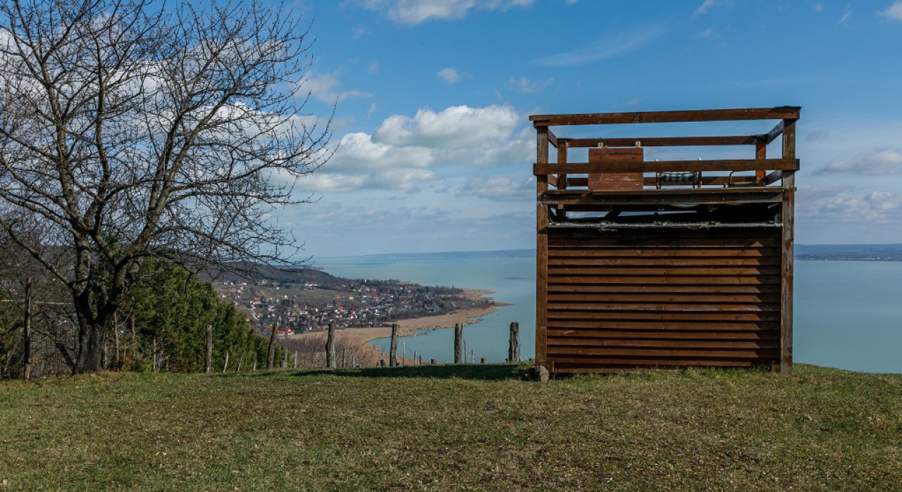 (AAA) Premium-Wohnhaus mit unvergleichlichem Panoramablick auf den Balaton (33880)