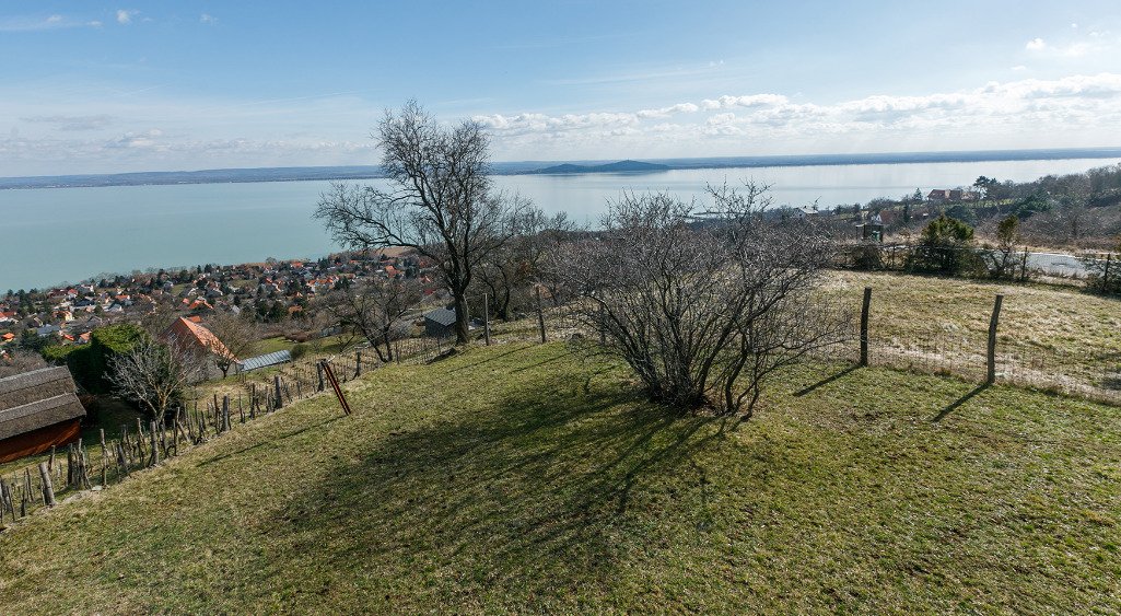 (AAA) Premium-Wohnhaus mit unvergleichlichem Panoramablick auf den Balaton (33880)