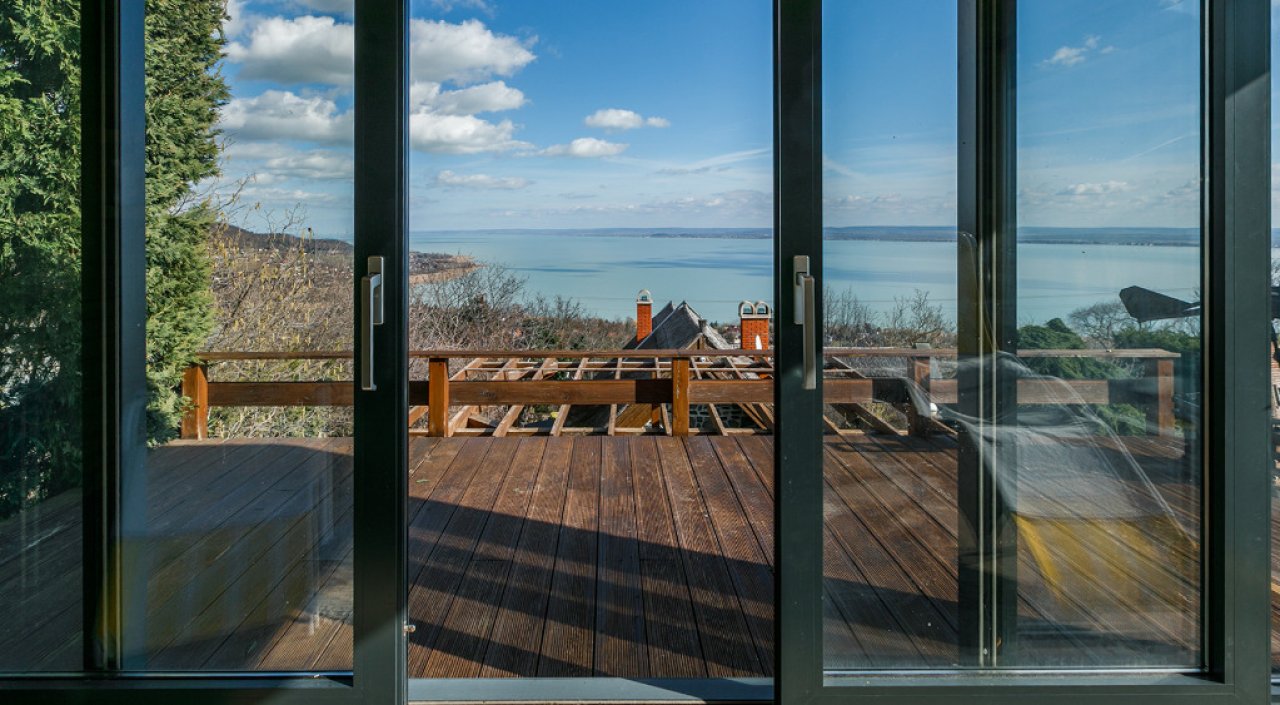 (AAA) Premium-Wohnhaus mit unvergleichlichem Panoramablick auf den Balaton (33880)