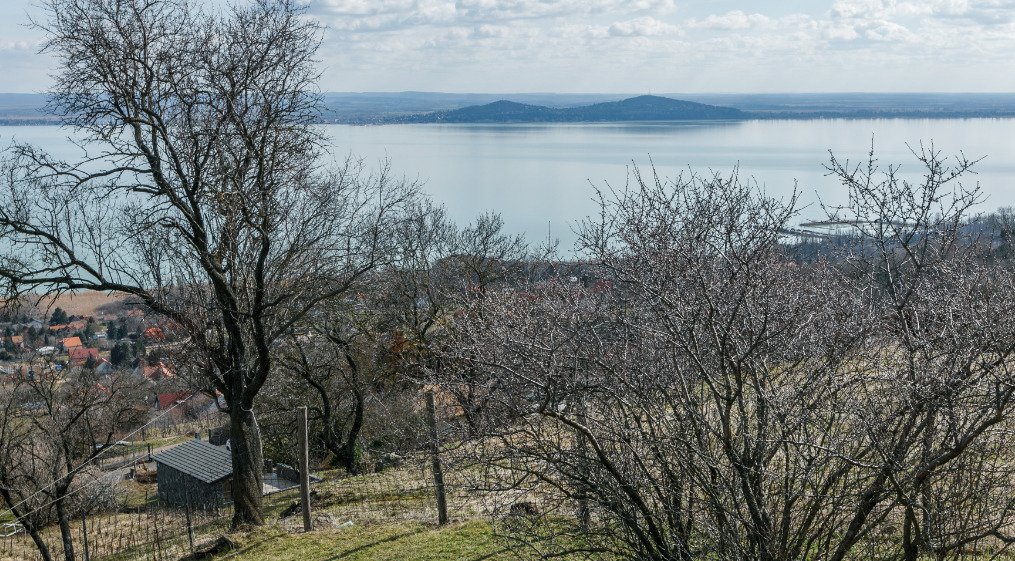 (AAA) Premium-Wohnhaus mit unvergleichlichem Panoramablick auf den Balaton (33880)