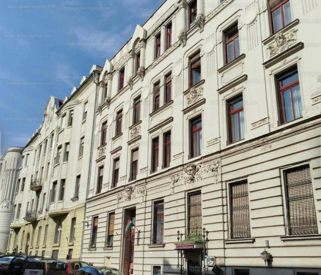 (AAA) Erstklassischer Werterhalt garantiert: Herausragende Wohnung im Burgviertel