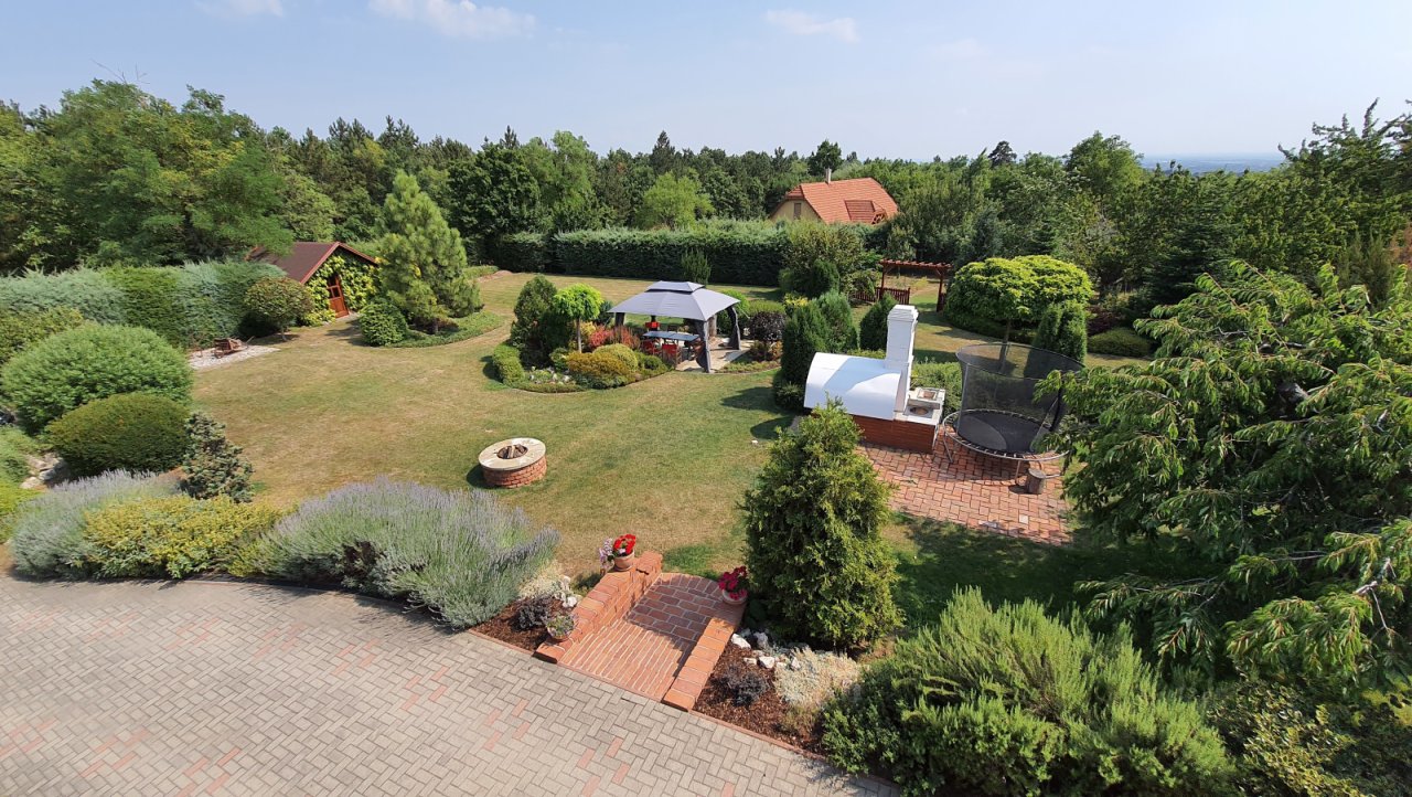 (AAA) Landhaus mit parkähnlichem Grundstück in außergewöhnlich guter Lage am Rand des Naturschutzgebietes (KK052)