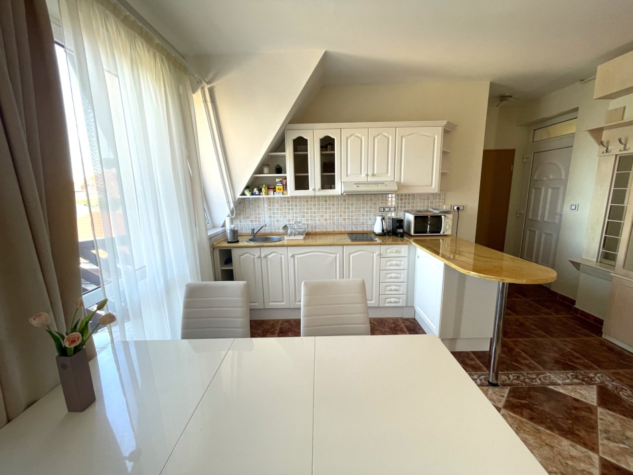 (AAA) Wohnung mit Balkon im beliebten ungarischen Badeort (KK0309)