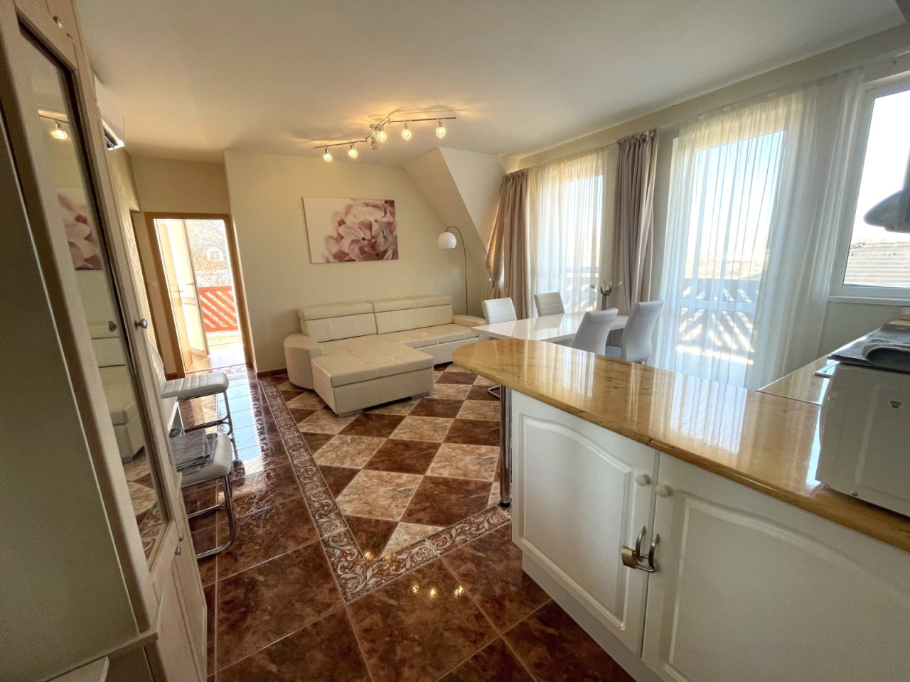 (AAA) Wohnung mit Balkon im beliebten ungarischen Badeort (KK0309)