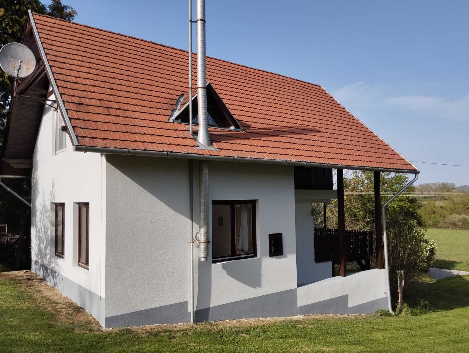 (BAA) Solides Landhaus am Weinberg & zusätzliche Pinze