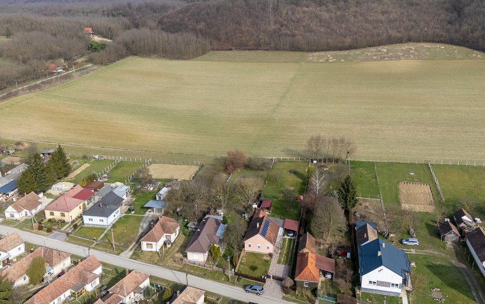 (AAA) Renoviertes Einfamilienhaus in ruhiger Lage Nähe Balaton (33884) — Idyllic location with extensive open spaces and agricultural opportunities