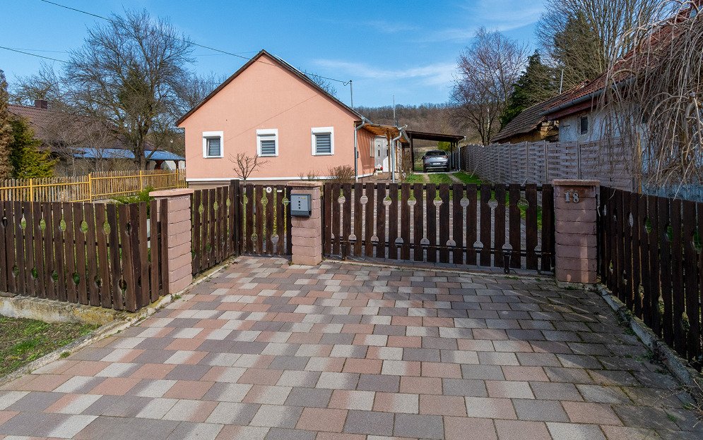 (AAA) Renoviertes Einfamilienhaus in ruhiger Lage Nähe Balaton