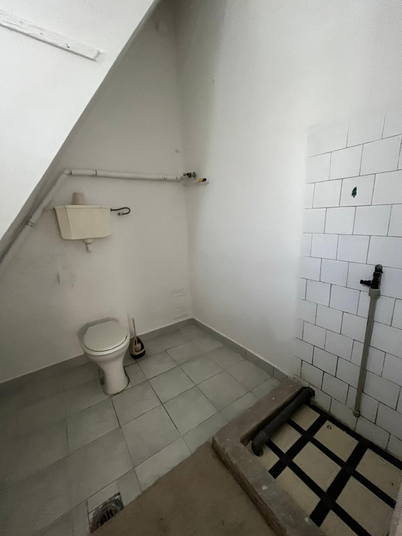 (ABA) Einfamilienhaus / Existenz  mit vielfältigen Nutzungsmöglichkeiten im schönen Tapolca (KK2208)