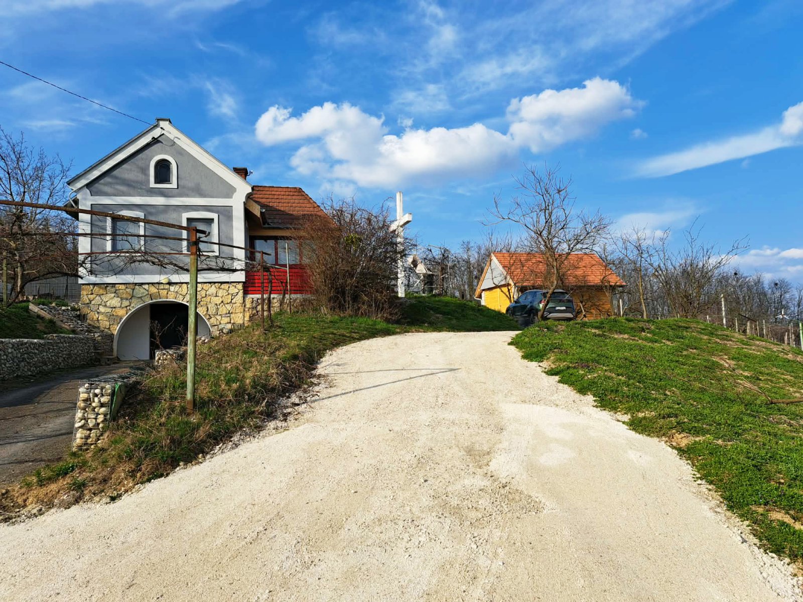 (AAA) Renoviertes Weinberghaus in ruhiger Lage (KK1948)