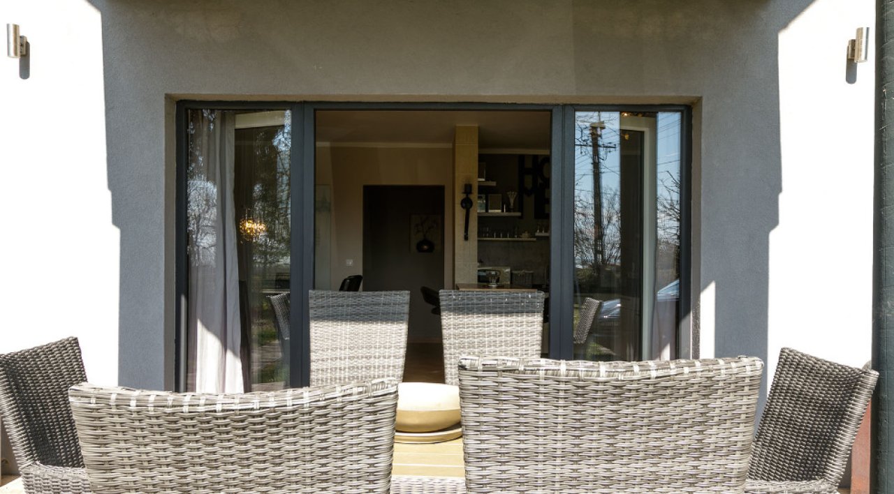 (AAA)  Anspruchsvoll renovierte Doppelhaushälfte mit Balaton-Panorama (33886)