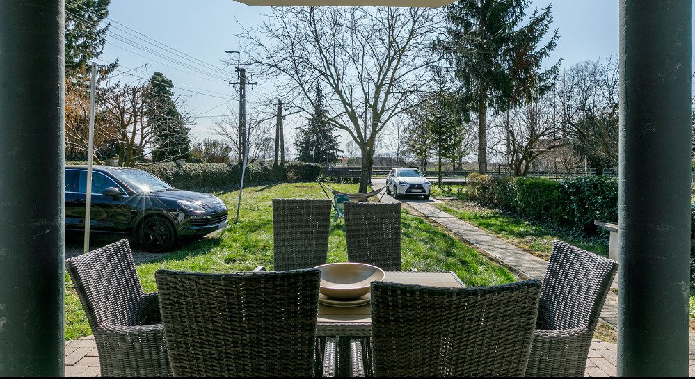 (AAA) Anspruchsvoll renovierte Doppelhaushälfte mit Balaton-Panorama (33886)