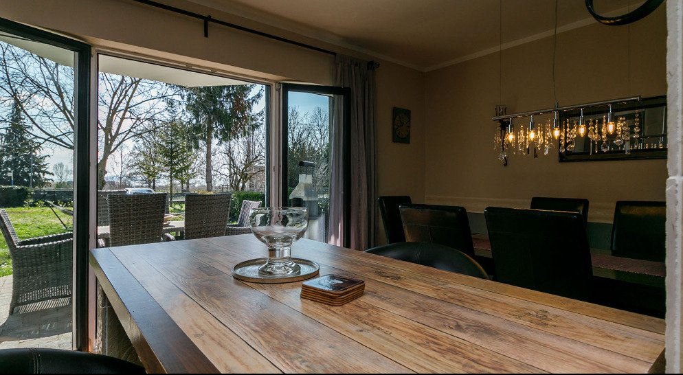 (AAA) Anspruchsvoll renovierte Doppelhaushälfte mit Balaton-Panorama (33886)
