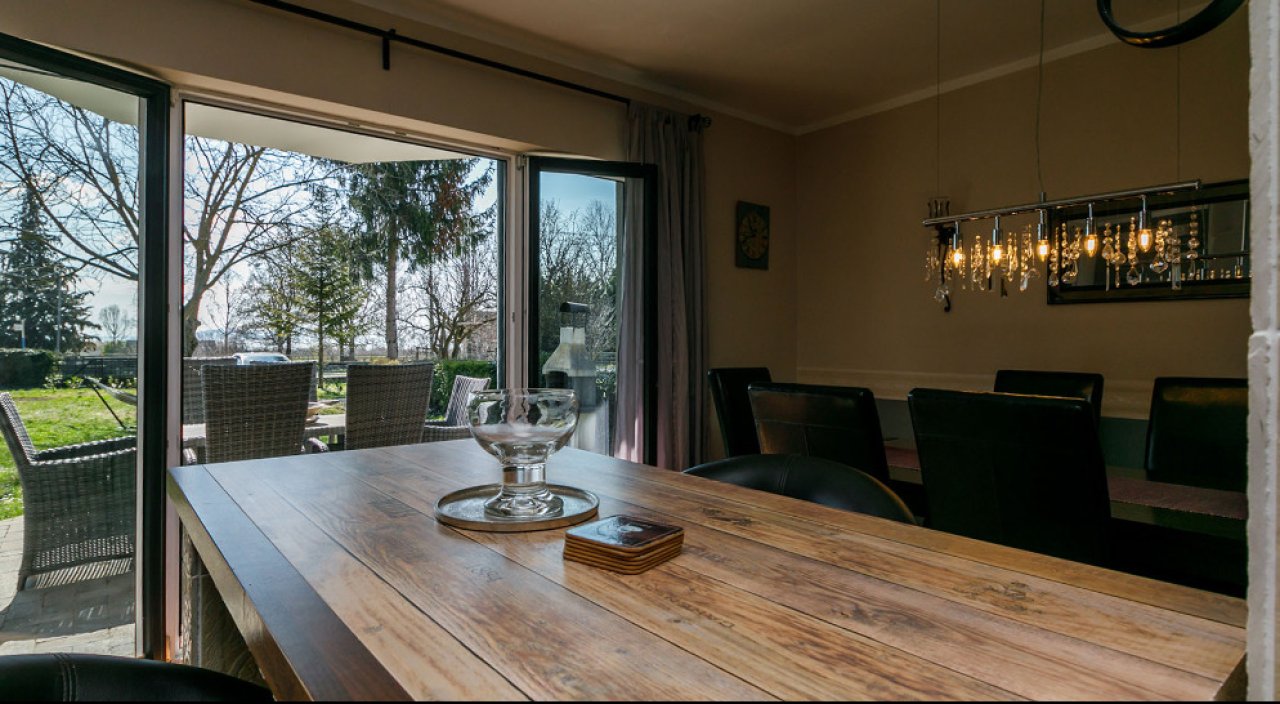 (AAA)  Anspruchsvoll renovierte Doppelhaushälfte mit Balaton-Panorama (33886)