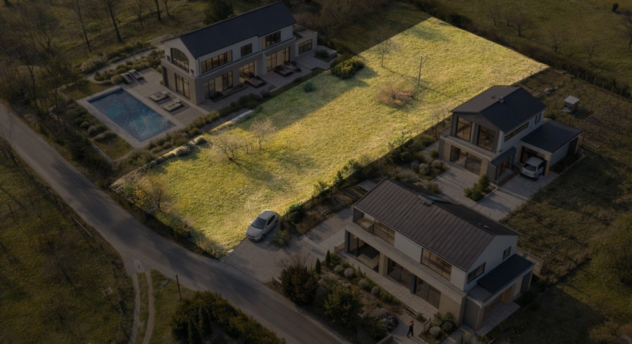 (AAA) Neubau, modernes Einfamilienhaus in einer ruhigen Straße (33388) — Exklusives Anwesen mit Pool, Gästehaus und weitläufigem Grundstück in idyllischer Waldlage