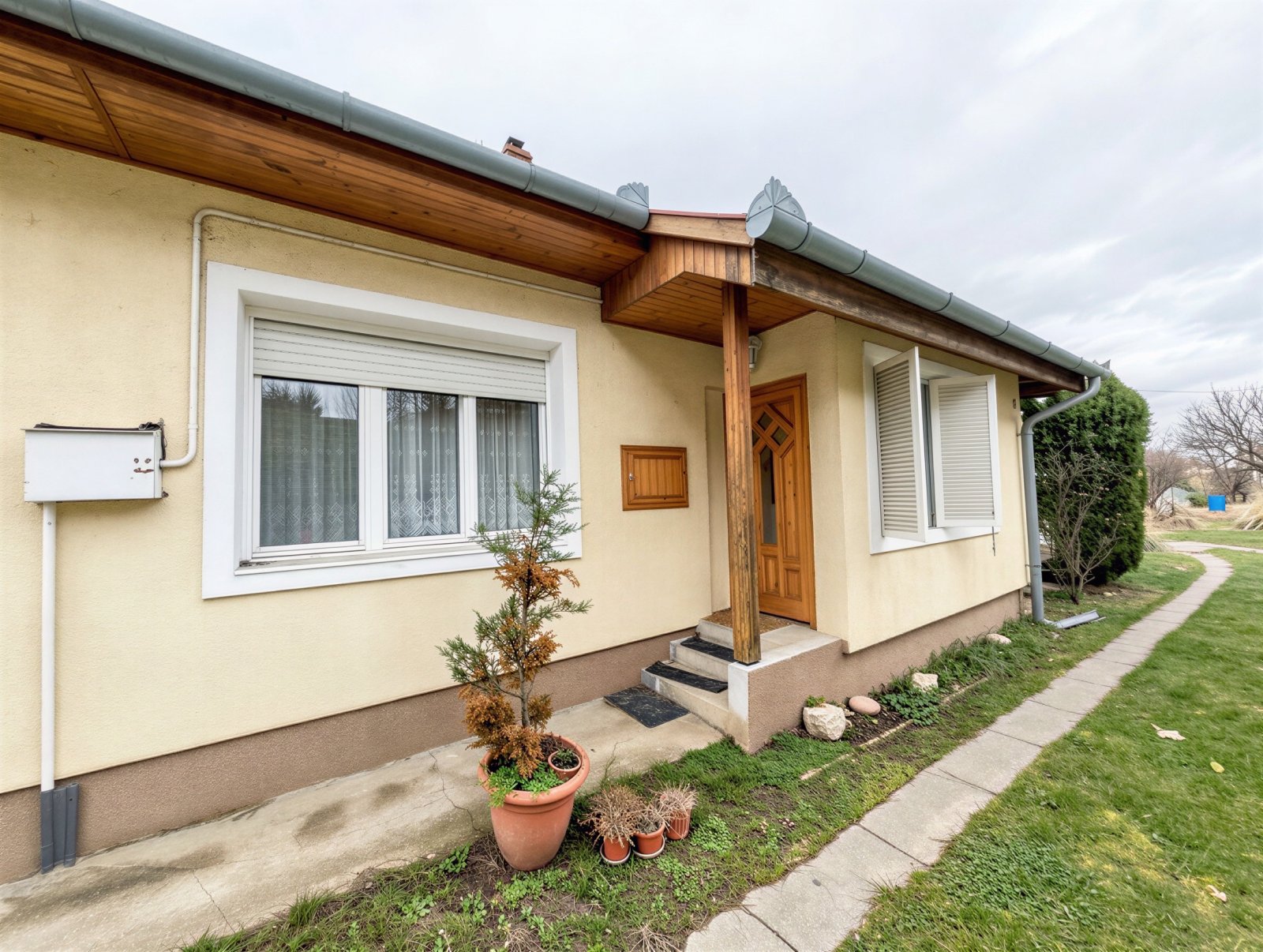 (ABA) Großes Einfamilienhaus in ruhiger Wohngegend