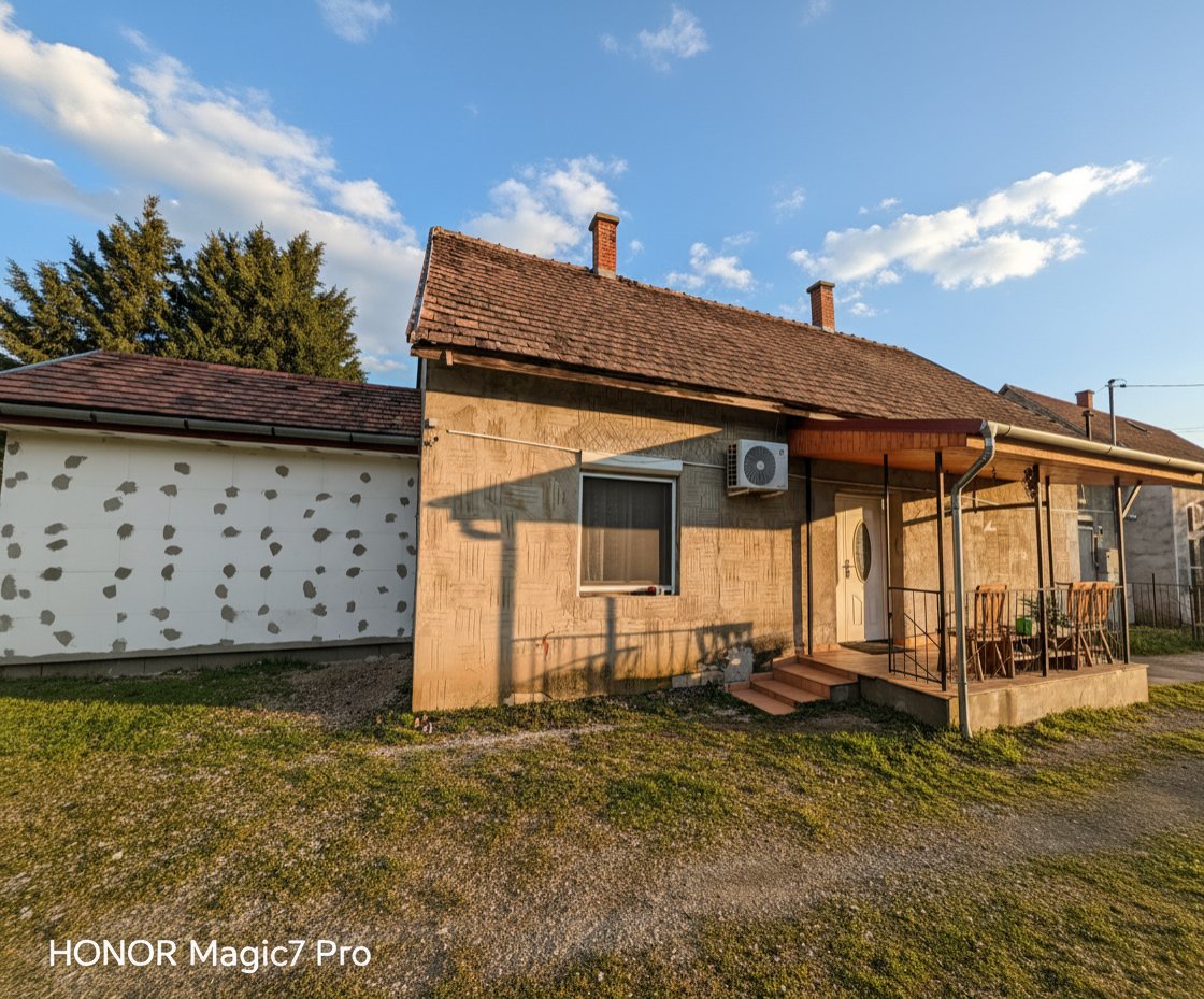 (ABA) Großes Einfamilienhaus nur 10 km vom Plattensee