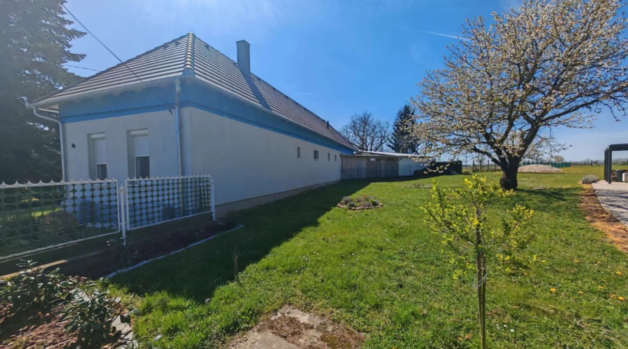 (AAA) Großes saniertes Landhaus in ruhiger Lage Westungarns (MW0814)