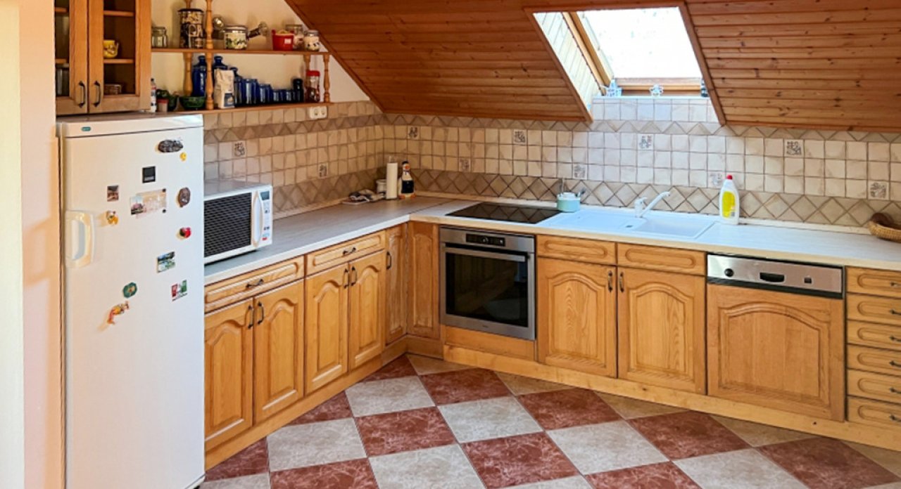 (AAA) Großés Einfamilienhaus in einer ruhigen Straße (33891)