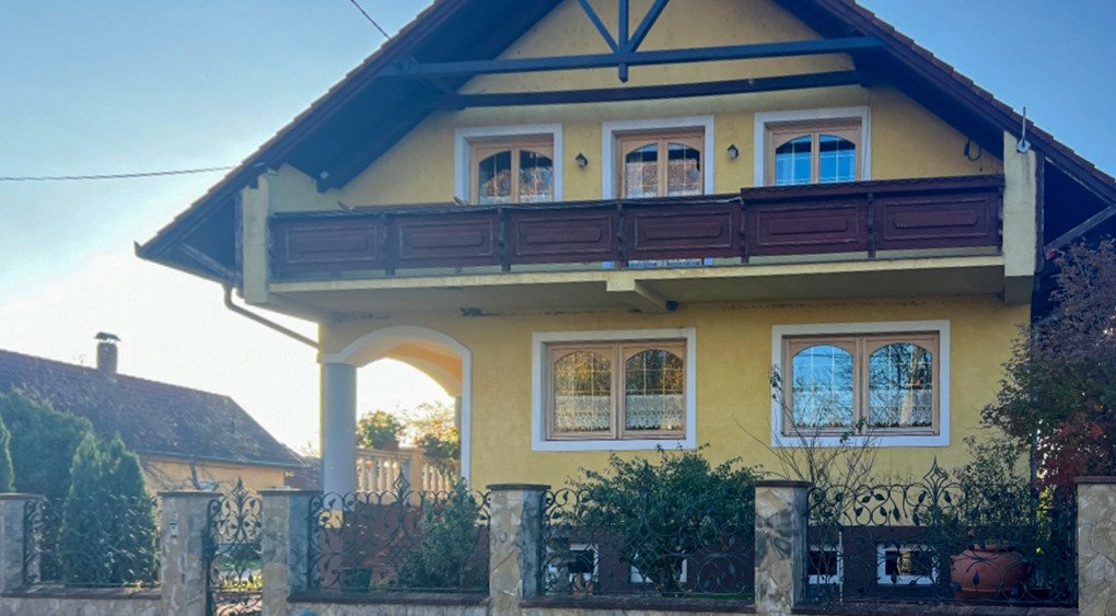 (AAA) Großés Einfamilienhaus in einer ruhigen Straße