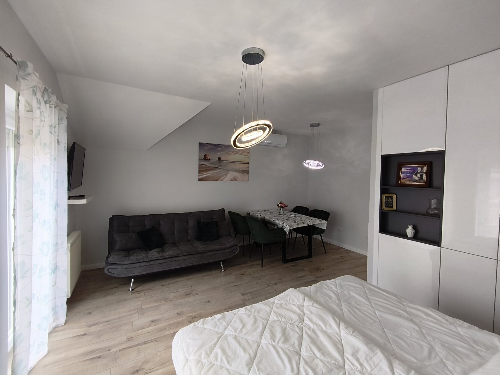 (AAA) Möbeliertes Appartement im Zentrum mit Tiefgaragenplatz (KK0410)