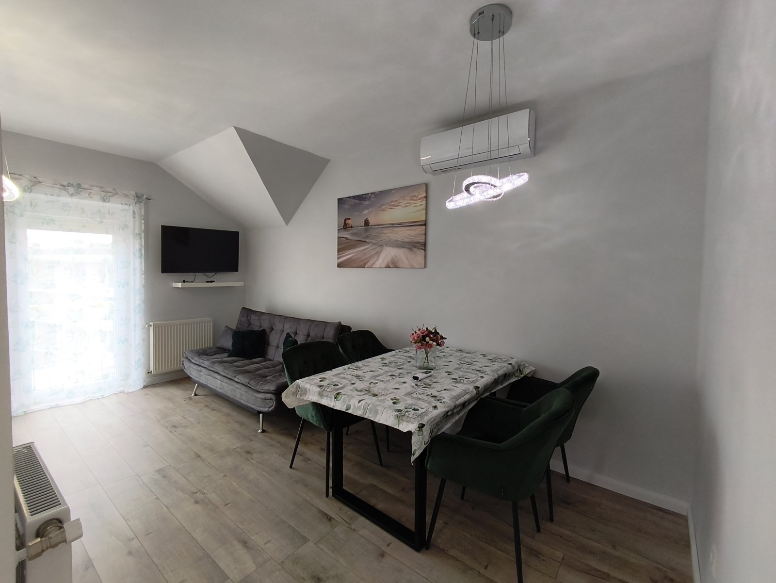 (AAA) Möbeliertes Appartement im Zentrum mit Tiefgaragenplatz (KK0410)