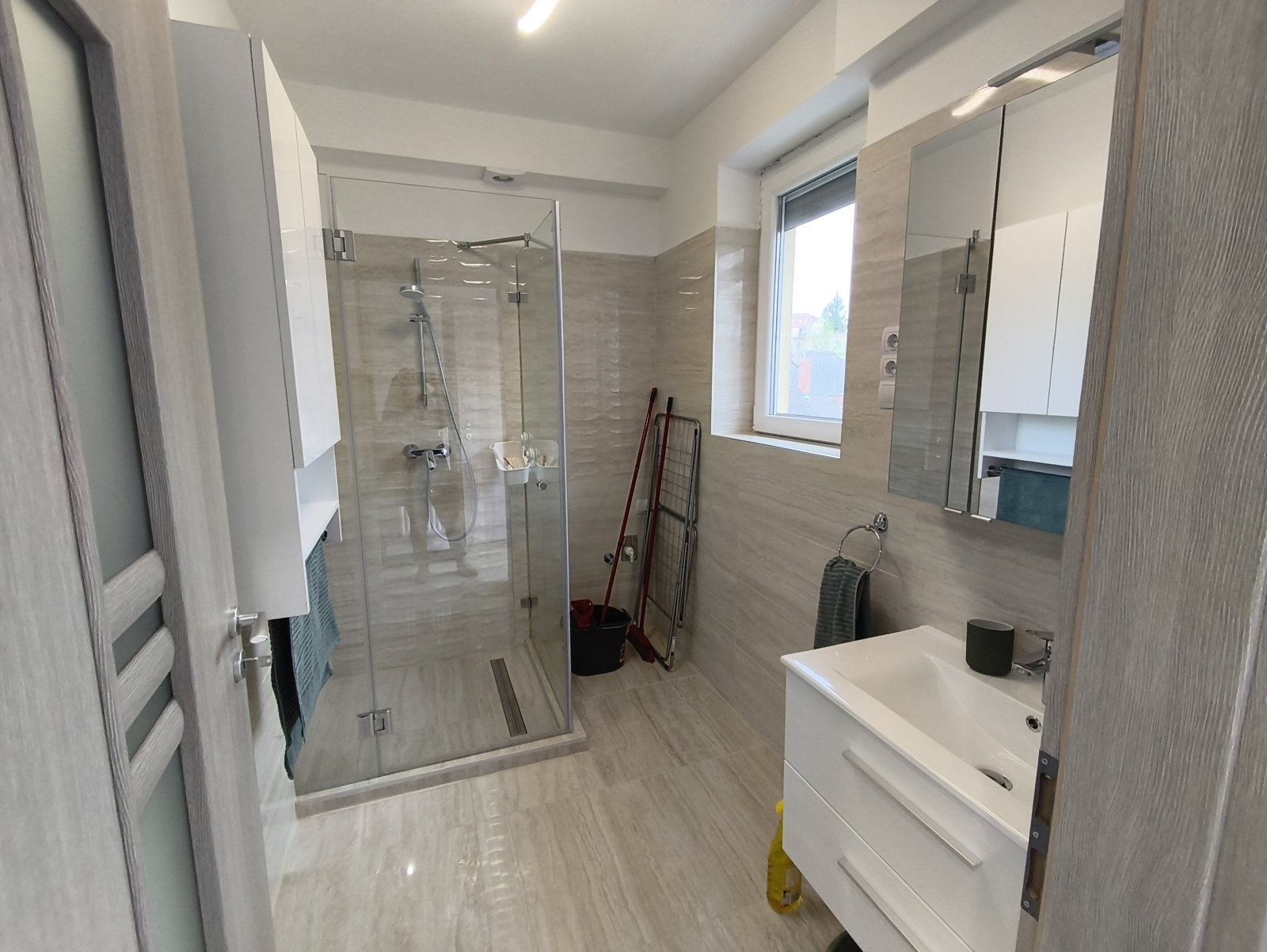 (AAA) Möbeliertes Appartement im Zentrum mit Tiefgaragenplatz (KK0410)